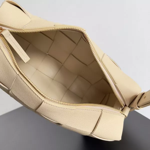 AAA Replica Ru BOTTEGA VENETA BRICK CASSETTE 0119