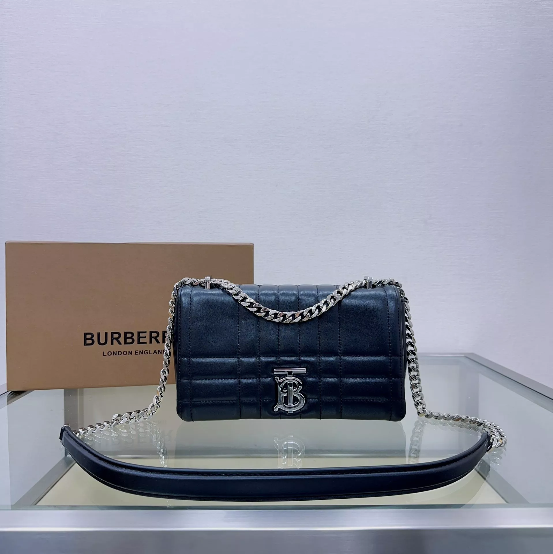 AAA Replica Ru BURBERRY small Lola Bag-23*6*13CM 0117