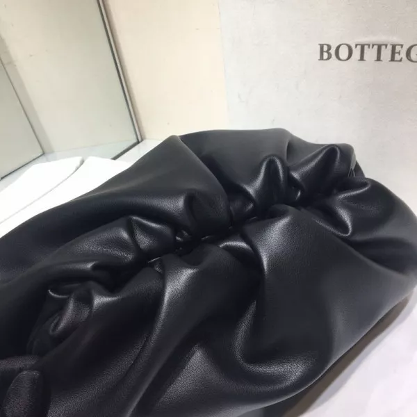 AAA Pruses Bags BOTTEGA VENETA THE POUCH 0119