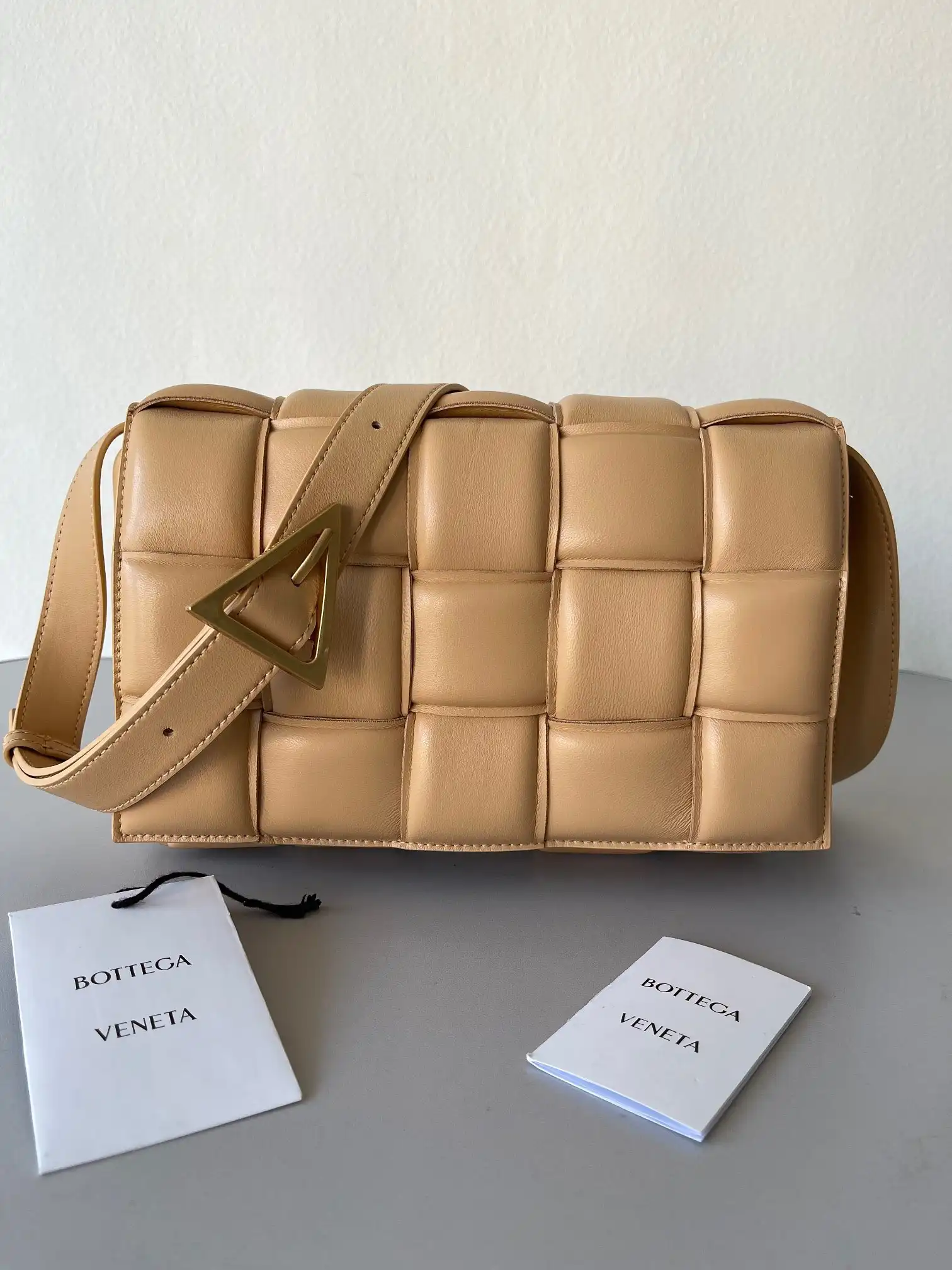 AAA Replica Ru BOTTEGA VENETA CASSETTE 0126