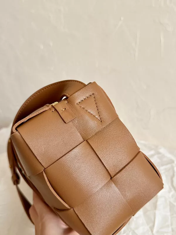 AAA Replica Ru BOTTEGA VENETA BRICK CASSETTE 0119