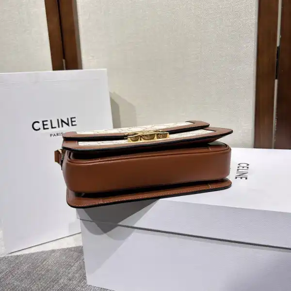 AAA Replica Ru CELIN* TEEN TRIOMPHE BAG 0130