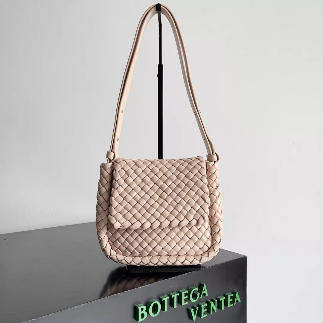 BOTTEGA VENETA  mini Cobble Shoulder Bag 0119