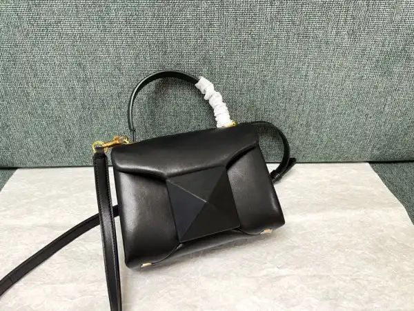 AAA Replica Ru VALENTINO MINI ONE STUD HANDBAG 0129