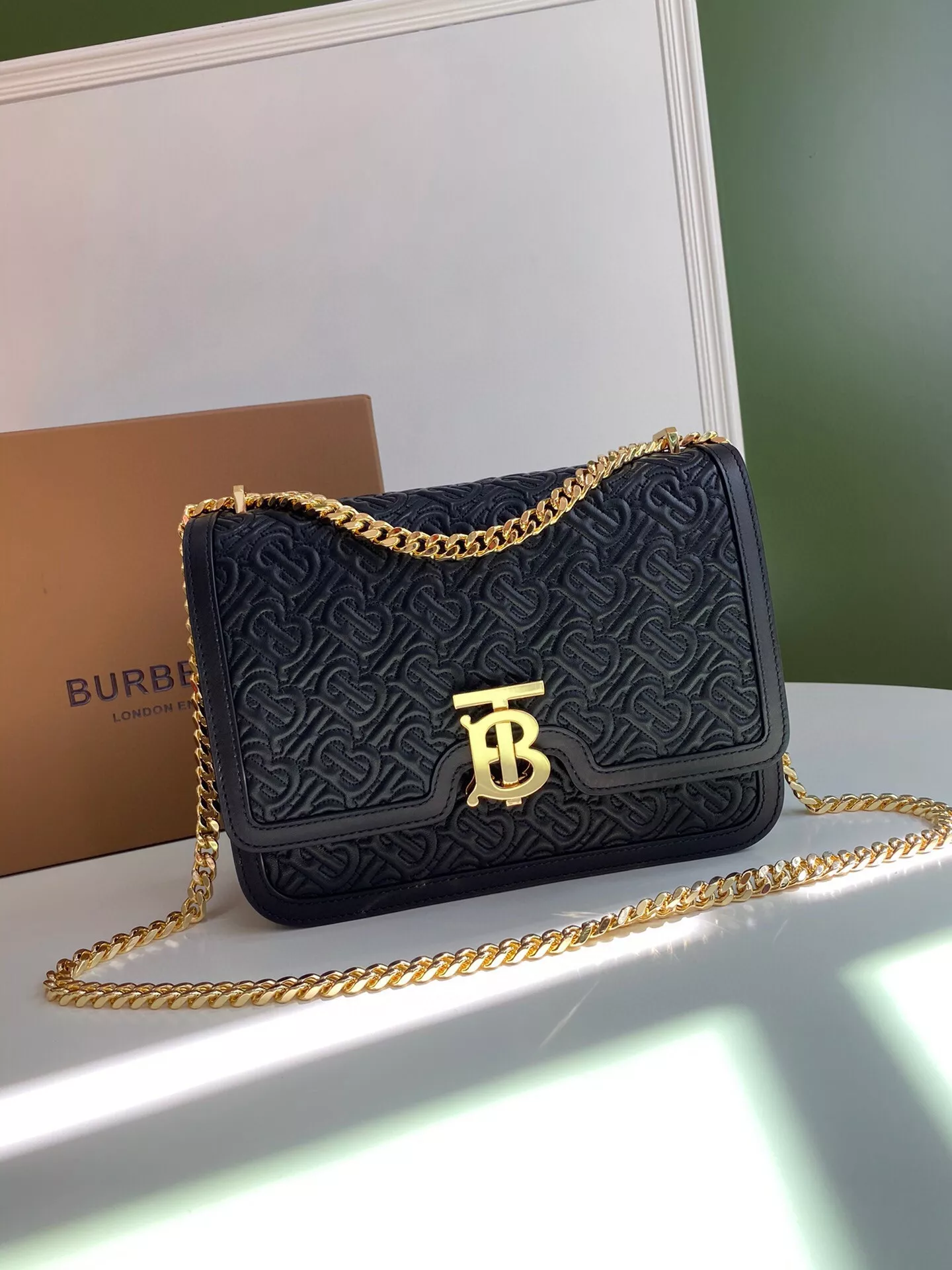 AAA Replica Ru BURBERRY Medium Quilted Monogram Lambskin TB Bag 0117