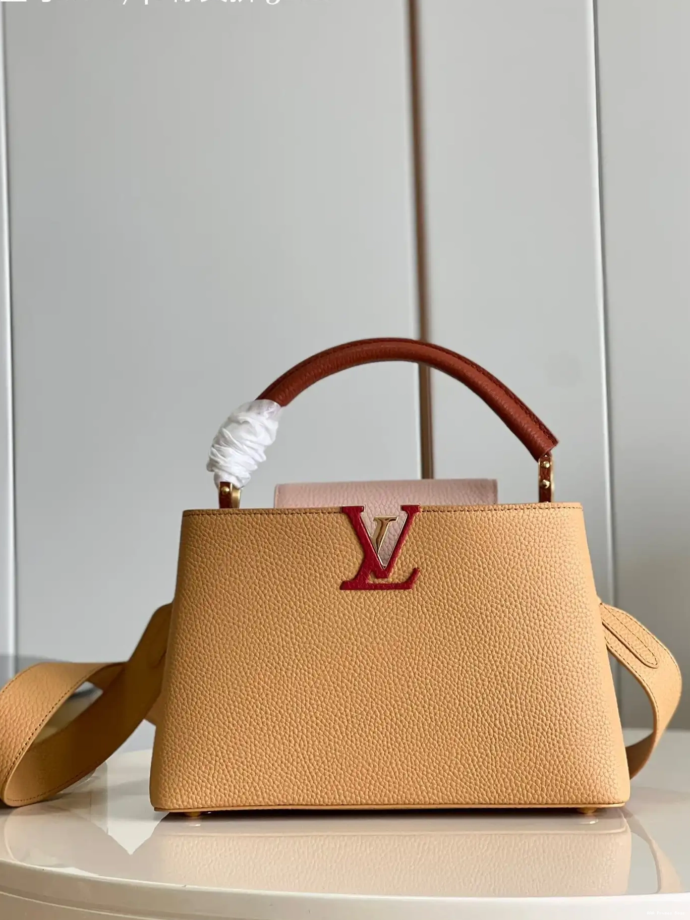 AAA Pruses Bags LOUIS MM CAPUCINES VUITTON 0218