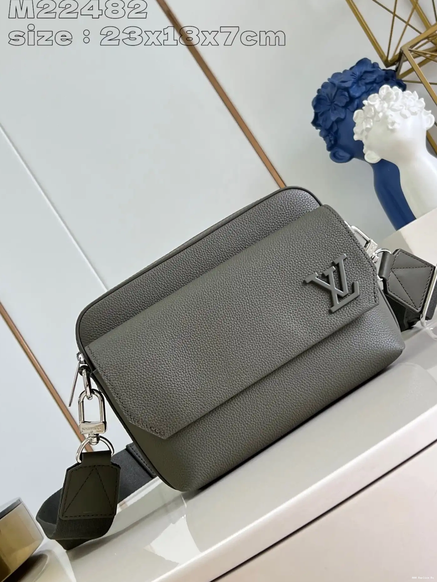 AAA Replica Ru Messenger-23.5*18*7CM LOUIS VUITTON Fastline 0209