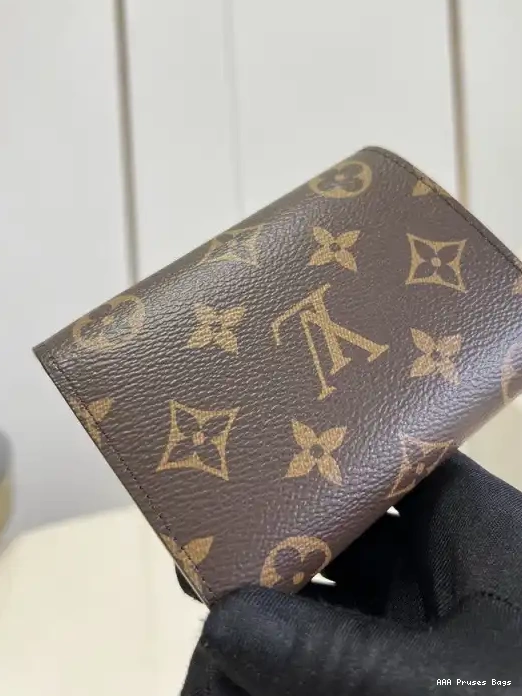 AAA Replica Ru Vuitton Louis Wallet VICTORINE 0216