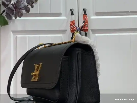 AAA Replica Ru VUITTON PM LOUIS LOCKME CHAIN 0223