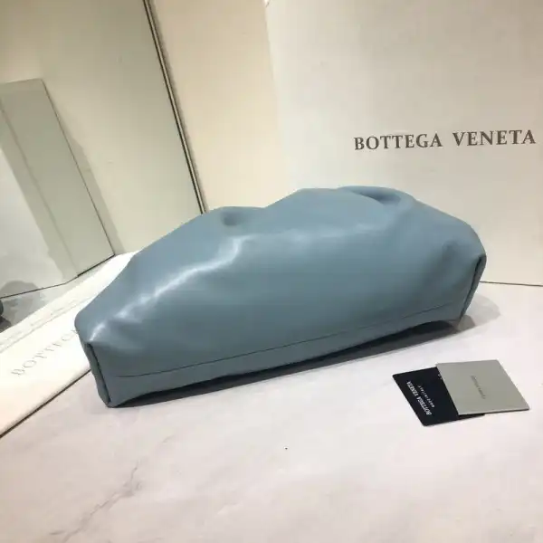 AAA Replica Ru BOTTEGA VENETA THE POUCH 0206