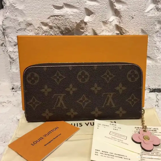 AAA Replica Ru Louis Wallet Vuitton 0212