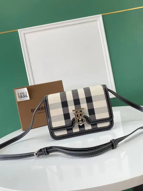 AAA Pruses Bags BURBERRY SMALL TB BAG 0205