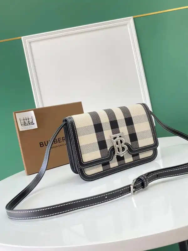 AAA Pruses Bags BURBERRY SMALL TB BAG 0205