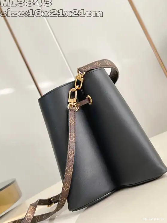 AAA Replica Ru Vuitton PM-16*21*121CM Bloom Louis 0220