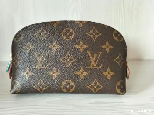 AAA Pruses Bags VUITTON POUCH LOUIS COSMETIC 0219