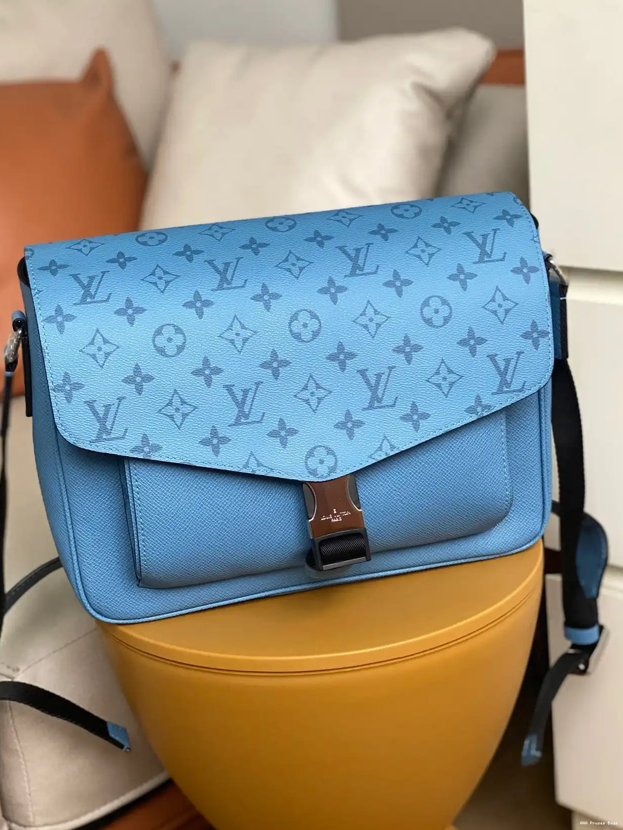 AAA Pruses Bags MESSENGER NEW LOUIS VUITTON 0223