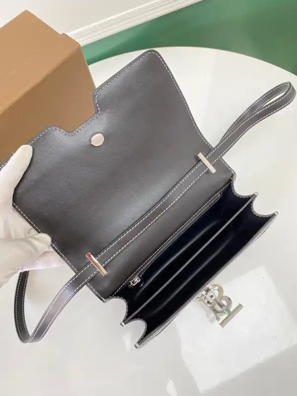 AAA Pruses Bags BURBERRY SMALL TB BAG 0205