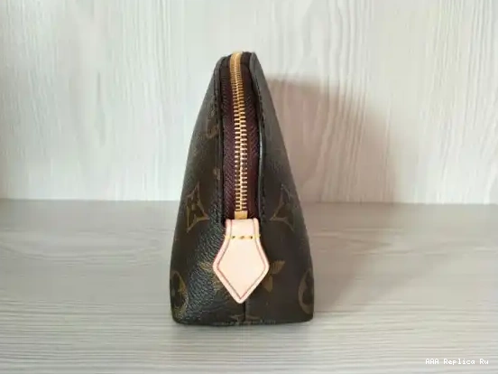 AAA Pruses Bags VUITTON POUCH LOUIS COSMETIC 0219