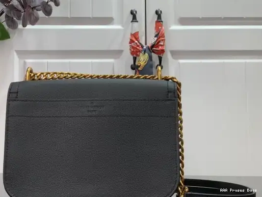 AAA Replica Ru VUITTON PM LOUIS LOCKME CHAIN 0223