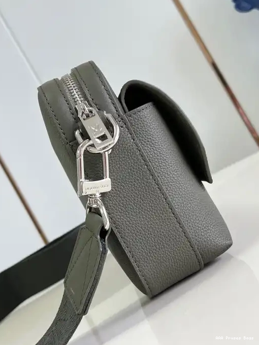 AAA Replica Ru Fastline Messenger-23.5*18*7CM VUITTON LOUIS 0216