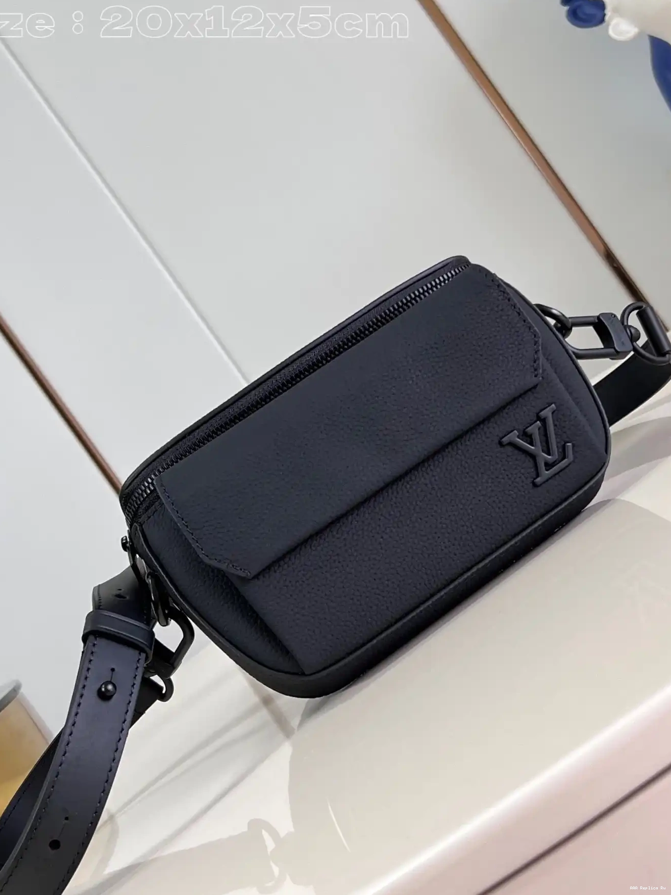 AAA Replica Ru Pilot VUITTON Wearable Wallet-20*12*5.5CM LOUIS 0221