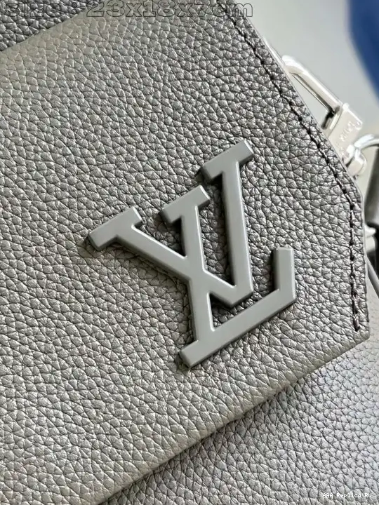 AAA Replica Ru Messenger-23.5*18*7CM LOUIS VUITTON Fastline 0209