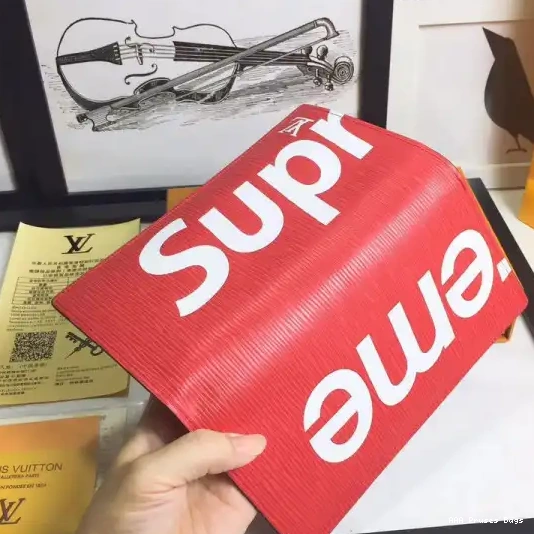 AAA Replica Ru Louis Vuitton Supreme wallet 0216