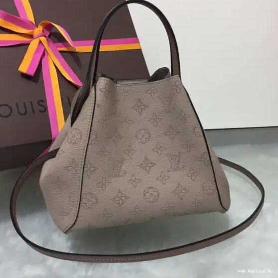 AAA Replica Ru LOUIS HINA PM VUITTON 0223