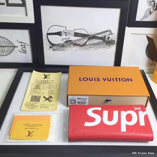 AAA Replica Ru Louis Vuitton Supreme wallet 0216