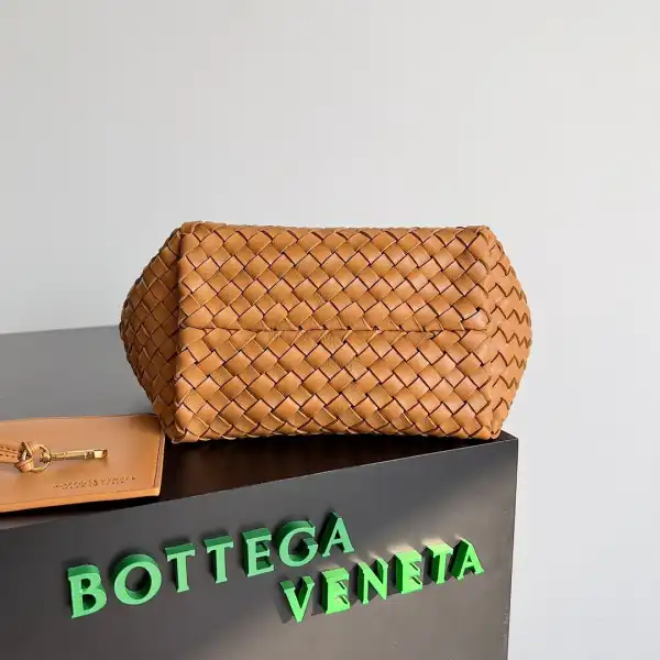 AAA Replica Ru BOTTEGA VENETA MINI CABAT 0206