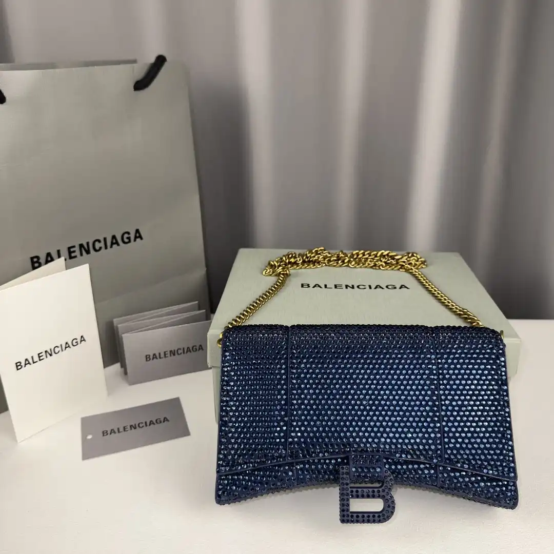 AAA Replica Ru BALENCIAGA HOURGLASS WALLET ON CHAIN 0203