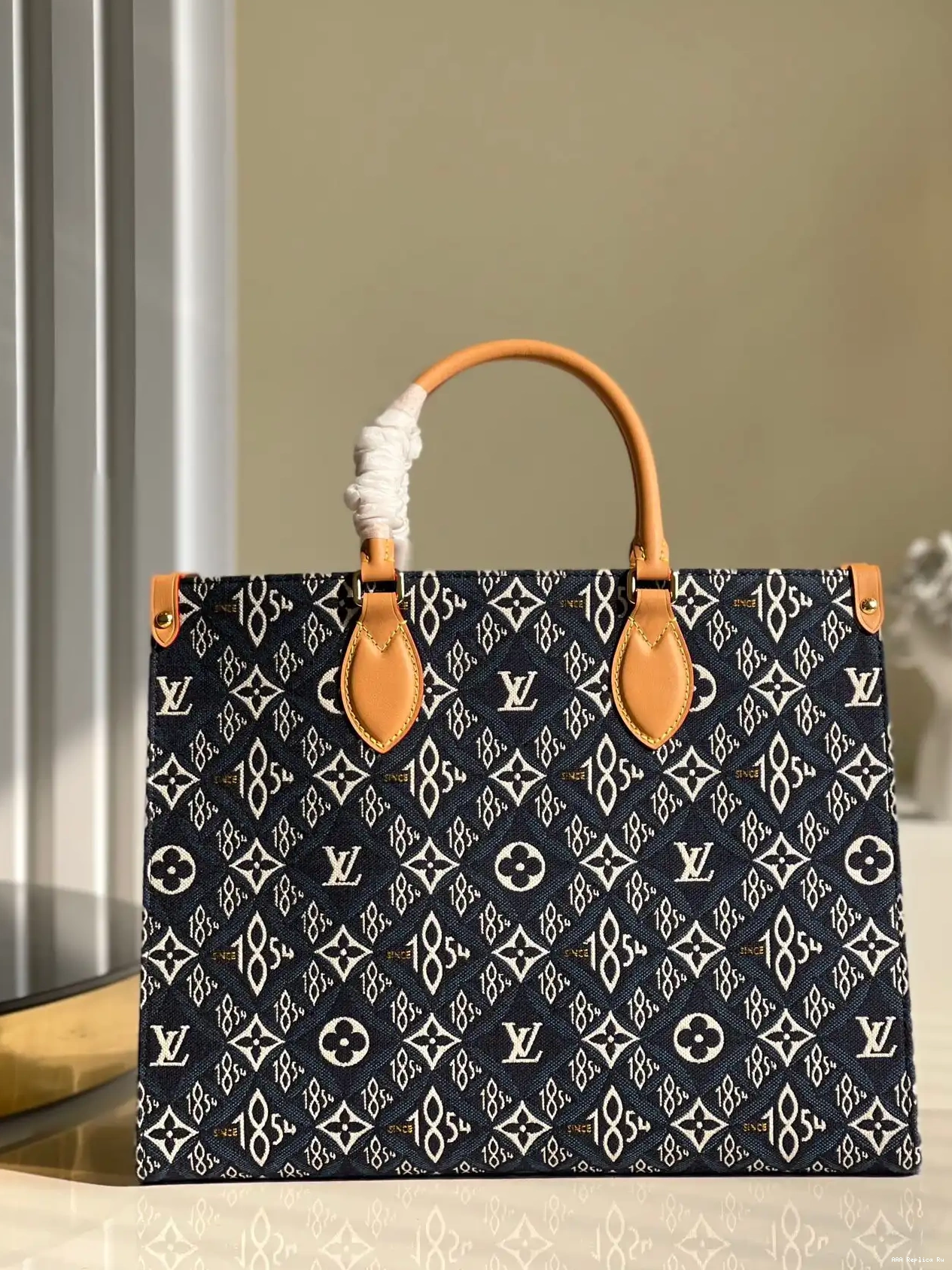 VUITTON MM LOUIS ONTHEGO 0305